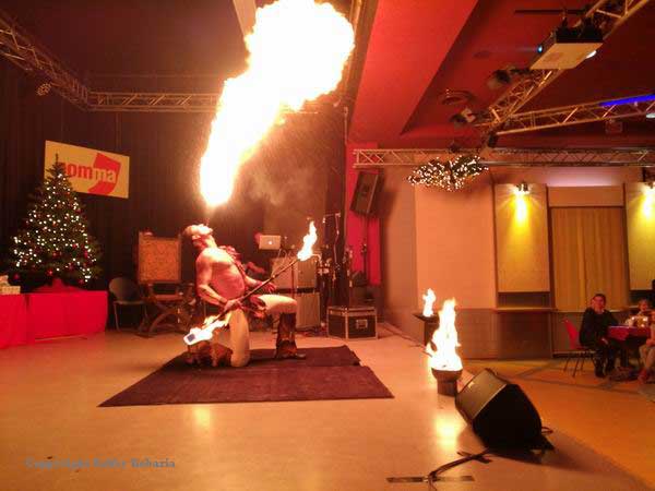 Bei der Robaria-Show die Feuershow Thüringen buchen